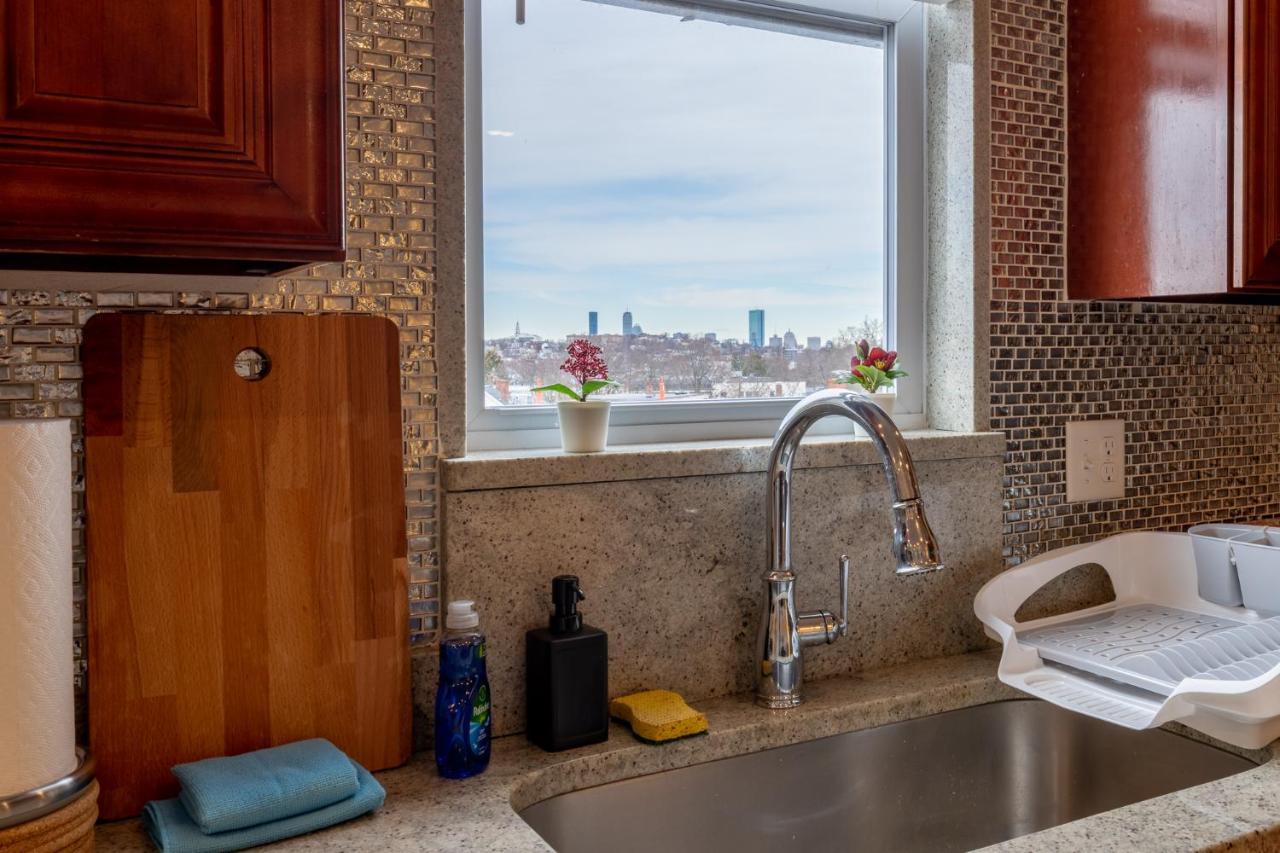 90 - 4Br Dorchester - Sleek Apt Near Marina Bay Бостън Екстериор снимка